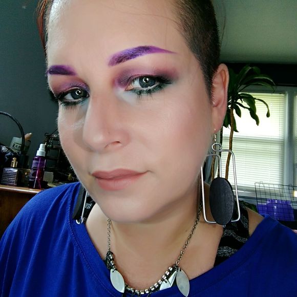 Meet your Posher, Heather - Picture 1 of 1